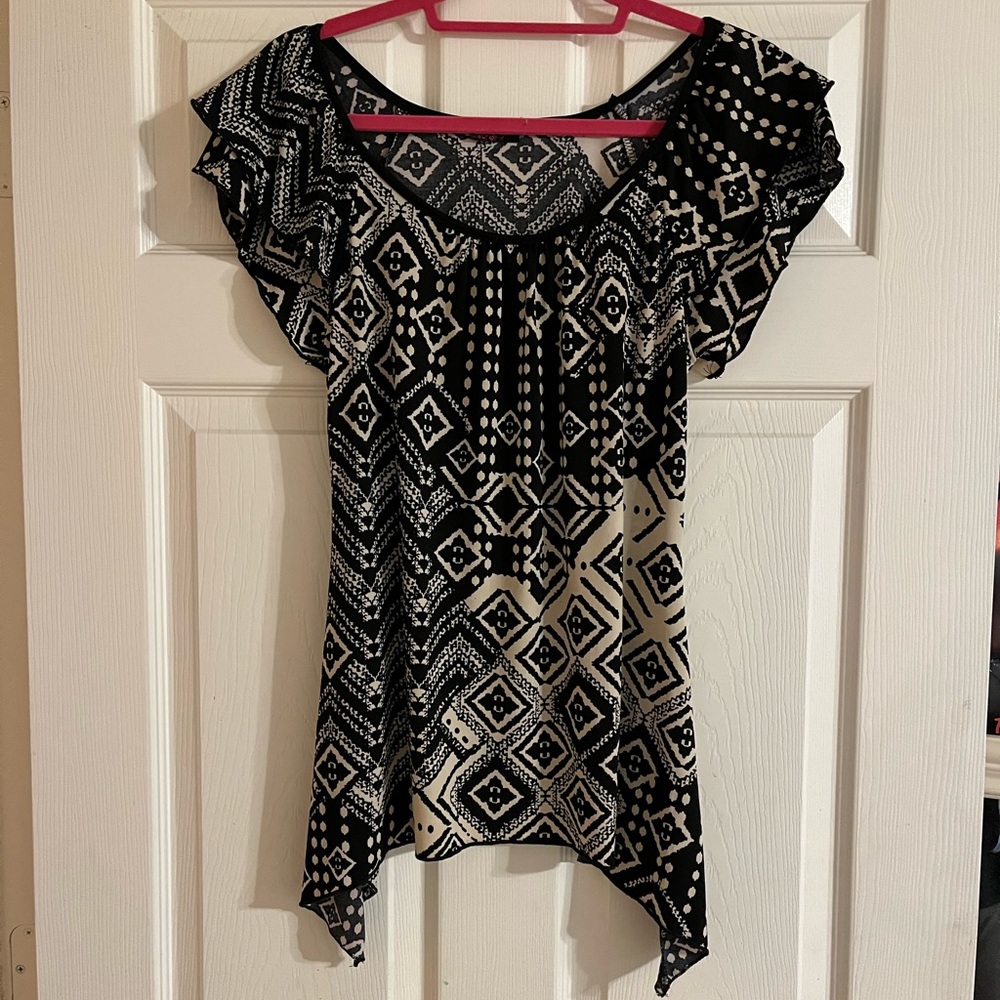 Geometrical patterned asymmetrical blouse